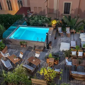 3* Hotel Palm Gallery